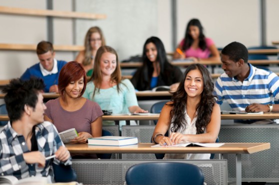 Alumnes en una aula universitària.